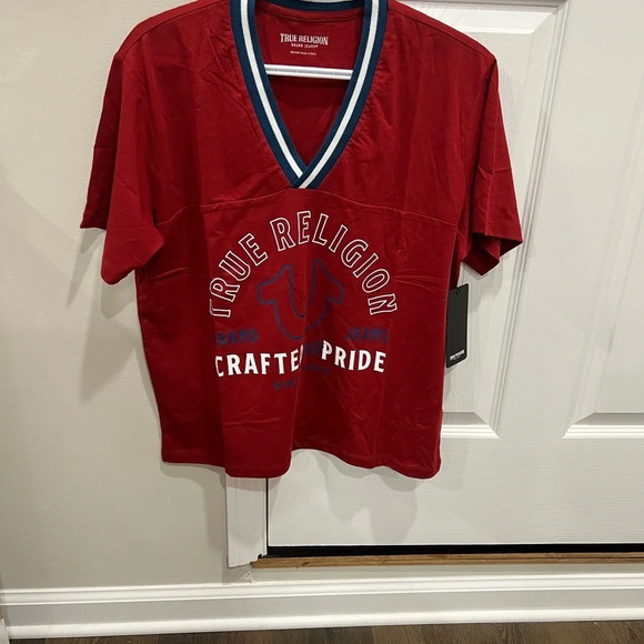True Religion  v neck - Picture 1 of 6